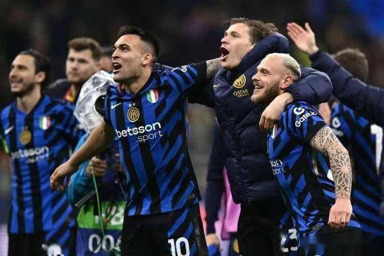 观众席中 观众席中