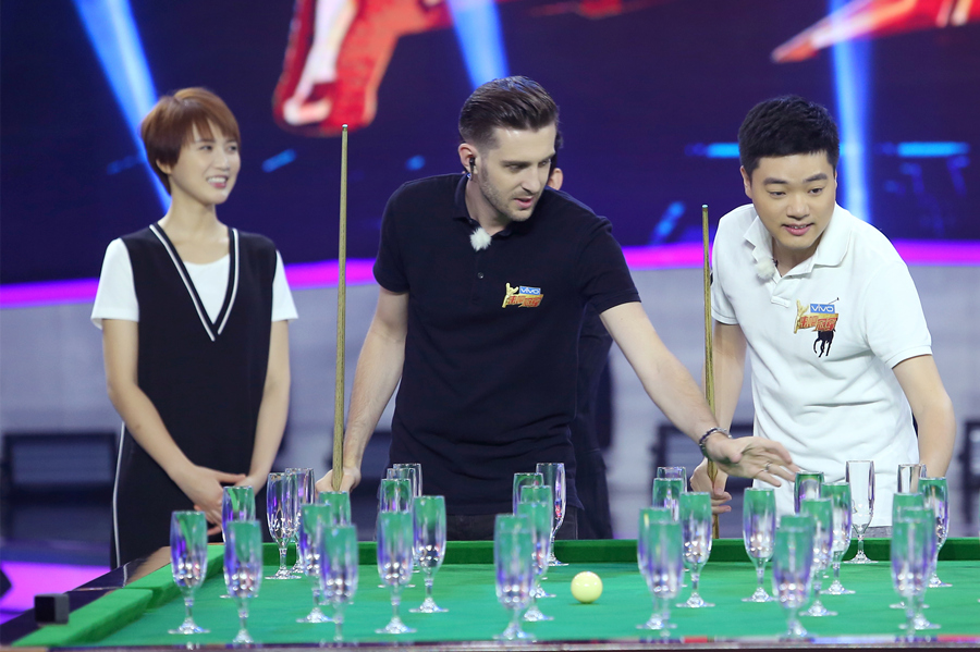 他展现了更 他展现了更